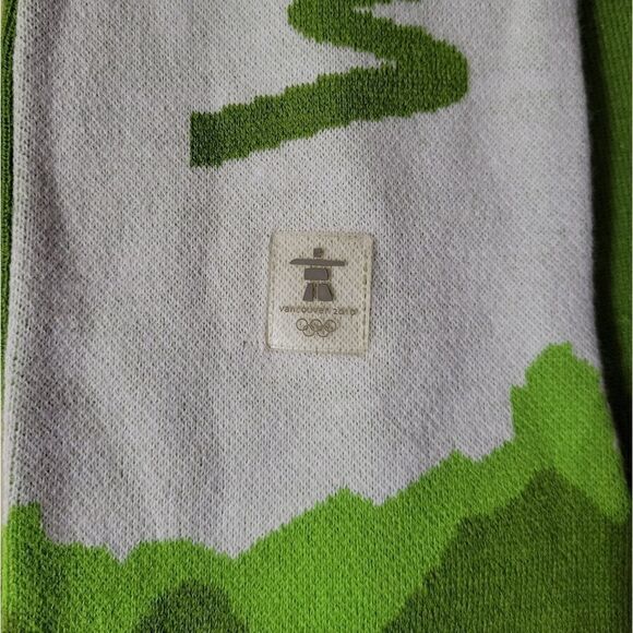 Vancouver 2010 Olympic Scarf - Picture 4 of 8